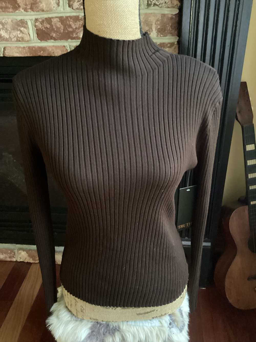 Truth mock neck long sleeve top nwt